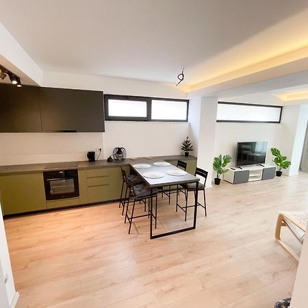 Warm Hotel Apartment Bucureşti Eksteriør bilde