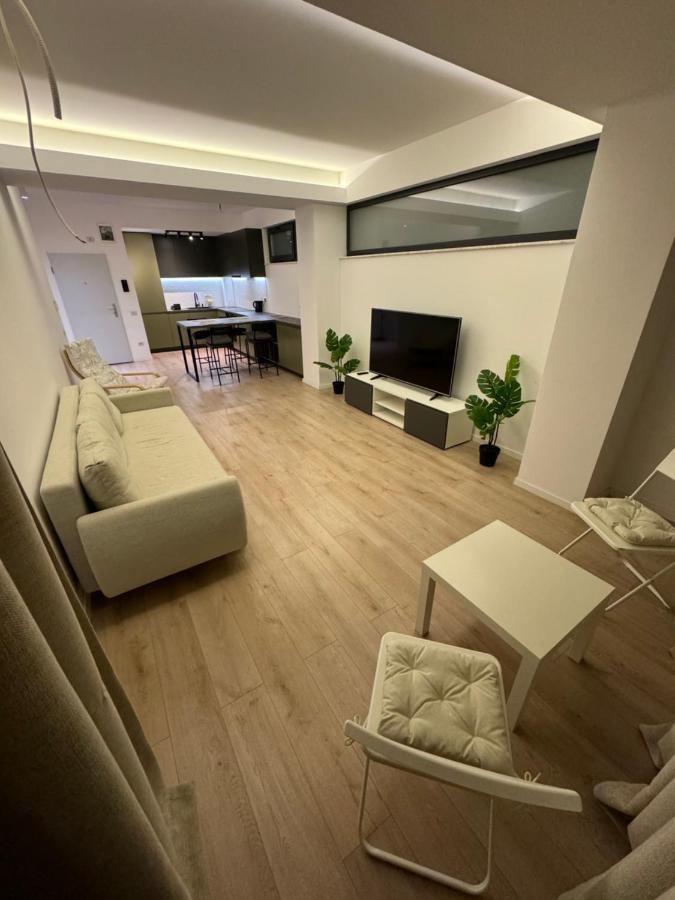 Warm Hotel Apartment Bucureşti Eksteriør bilde