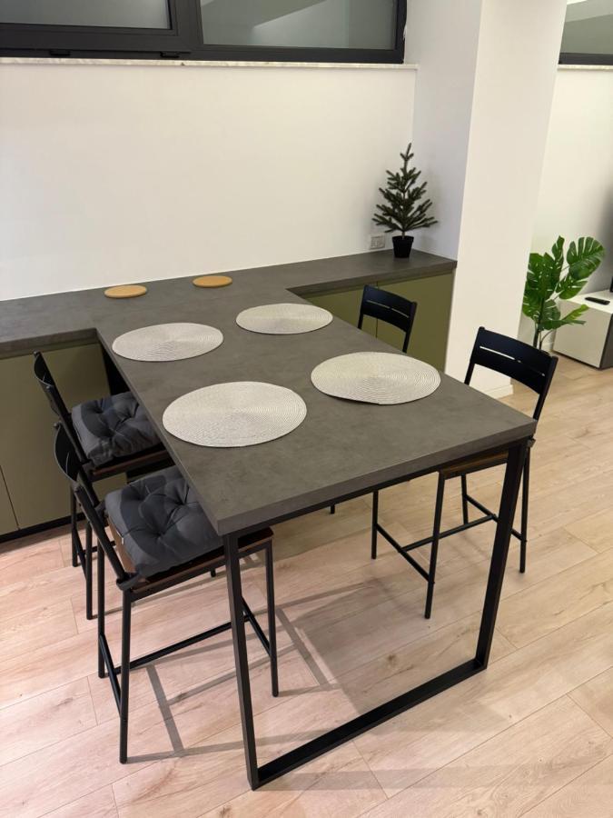 Warm Hotel Apartment Bucureşti Eksteriør bilde