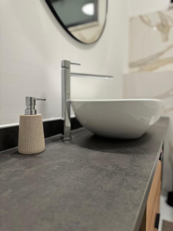 Warm Hotel Apartment Bucureşti Eksteriør bilde